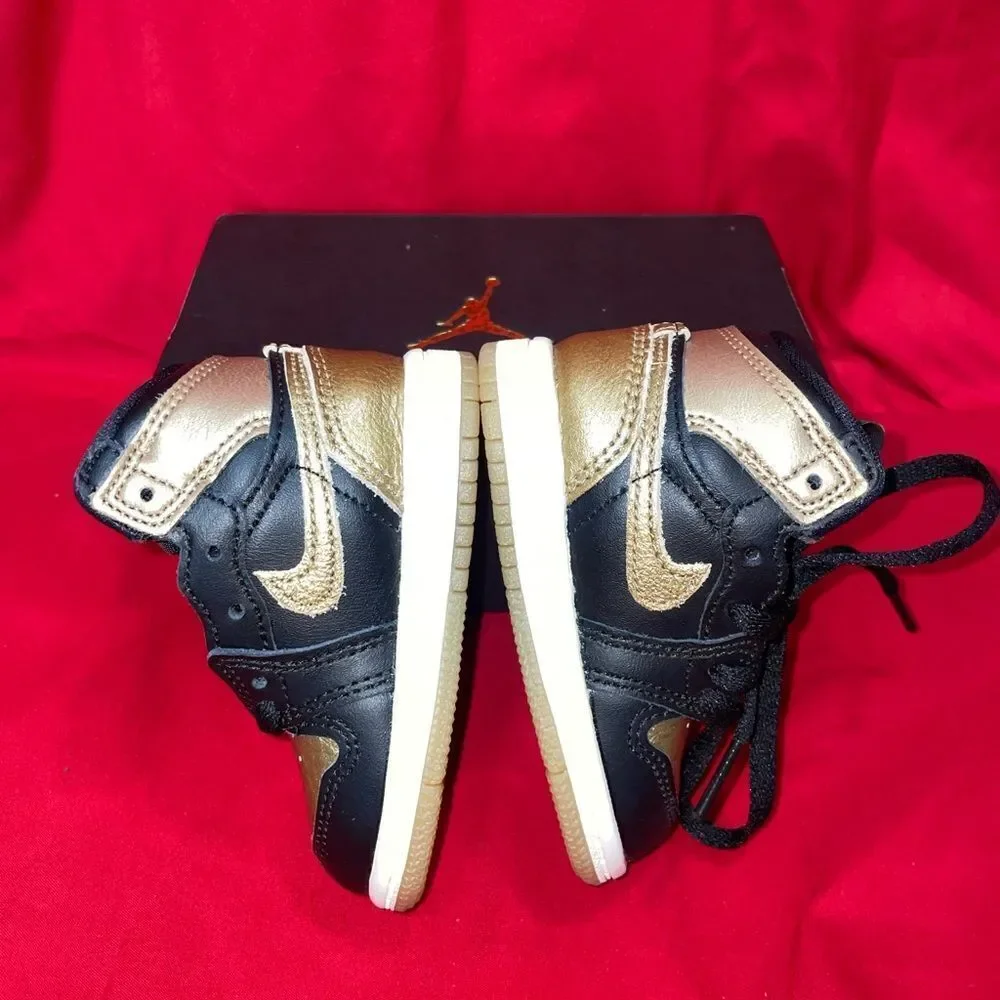 Jordan 1 Retro High Top Nike Black and Gold Sneakers